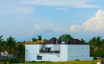 Guest house - Pererenan " Abalihouse " 2*