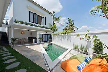- Pererenan " Abalihouse " Guest house Canggu (Bali)