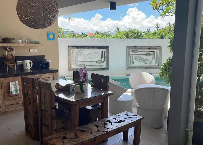 - Pererenan " Abalihouse " Guest house Canggu (Bali)