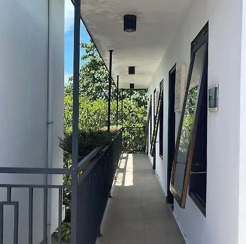 Guest house - Pererenan " Abalihouse " 2*