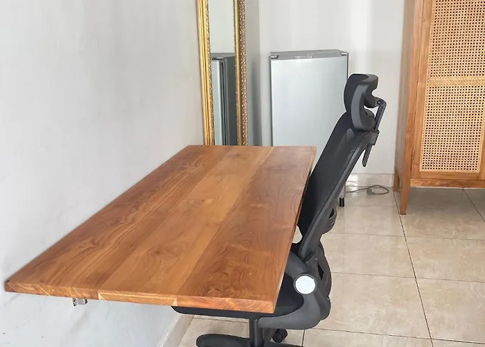 - Pererenan " Abalihouse " Guest house