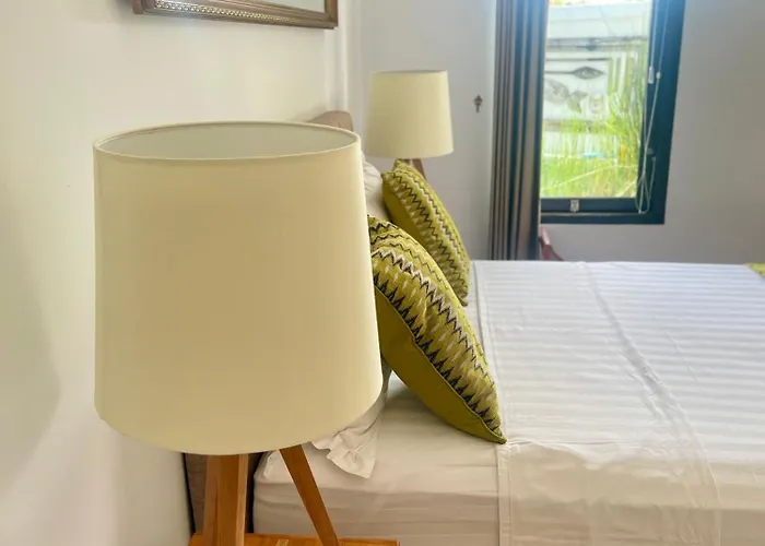 - Pererenan " Abalihouse " Canggu (Bali)