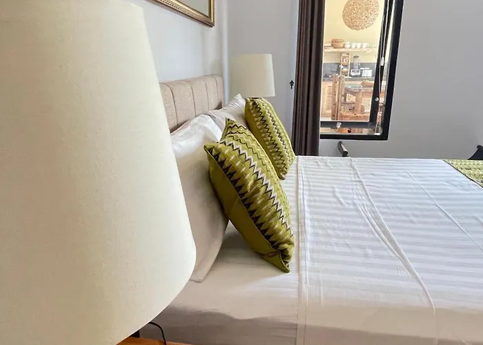 - Pererenan " Abalihouse " Guest house 2*