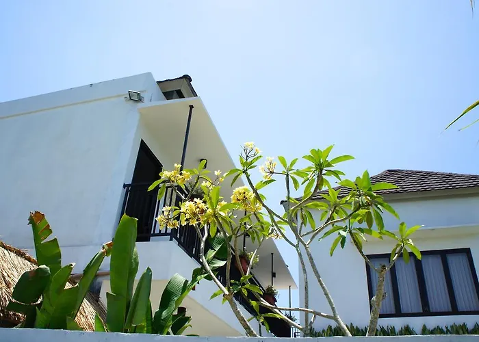 - Pererenan " Abalihouse " Canggu (Bali)
