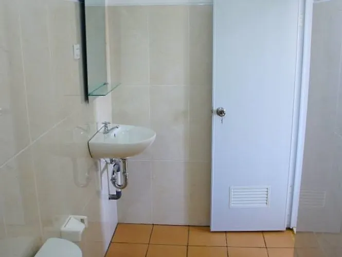 - Pererenan " Abalihouse " Guest house