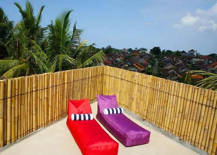 - Pererenan " Abalihouse " Guest house