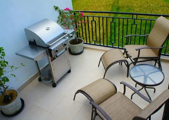 - Pererenan " Abalihouse " 2*