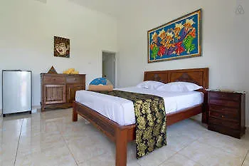- Pererenan " Abalihouse " Guest house 2*